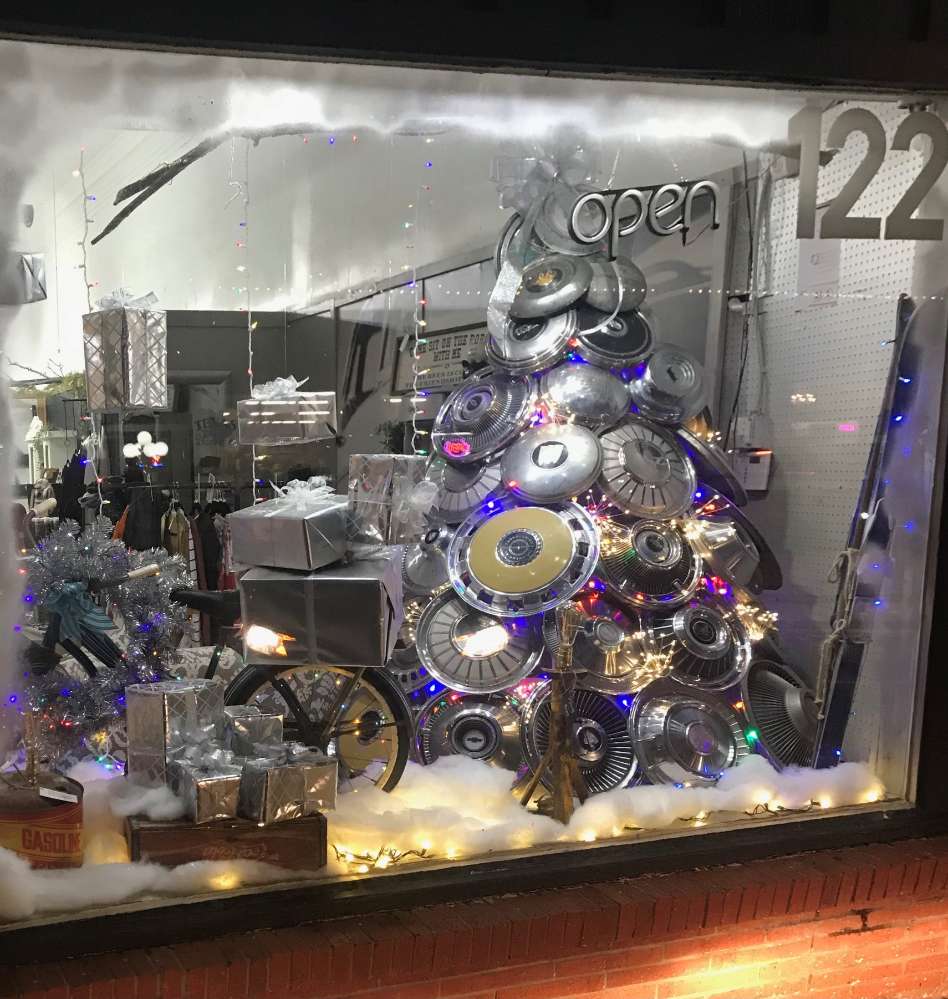 Everyone's Santa Christmas Window Decorating Contest Sign Up