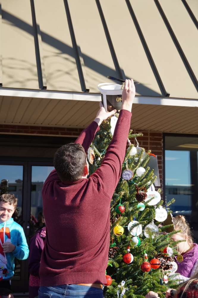 Light Up Granite Falls - Tree Sponsor