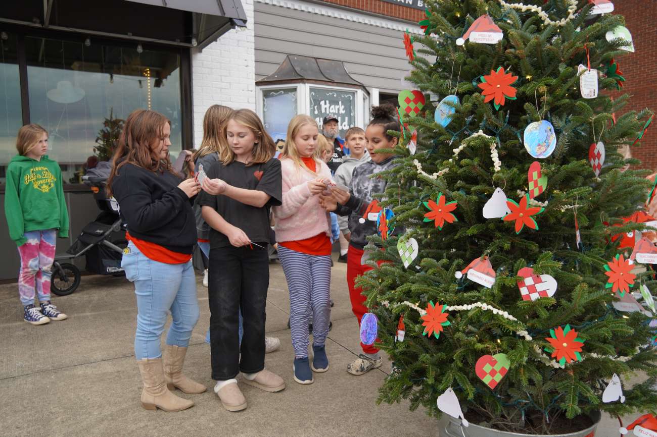 Light Up Granite Falls - School Groups