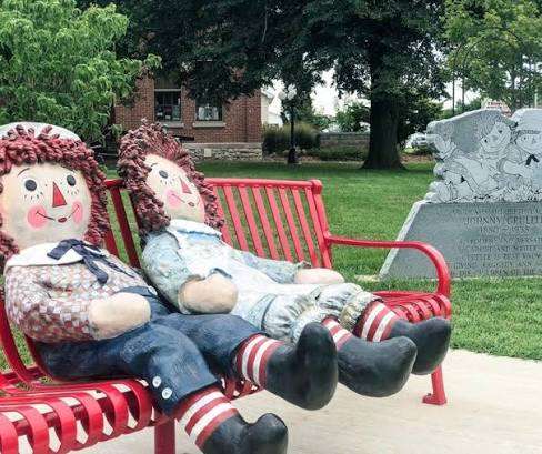 Raggedy Ann & Andy Bench