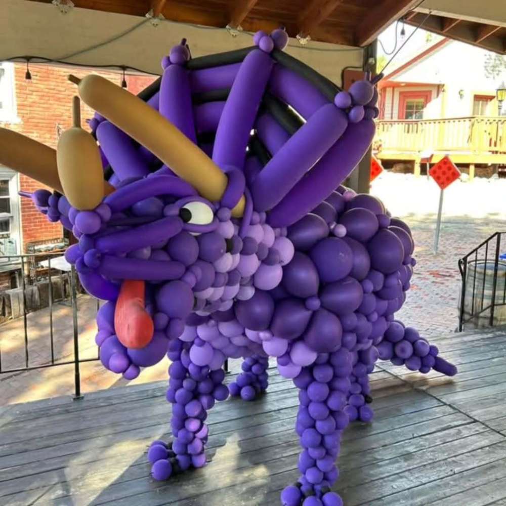 Balloon Sculpture Building!